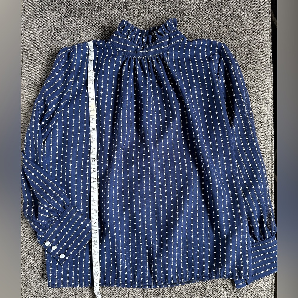 Really pretty blouse top navy blue xl